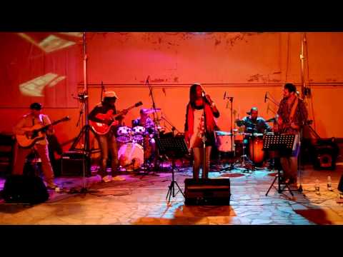 Ensemble Acoustique - Sittin' On The Dock Of The Bay