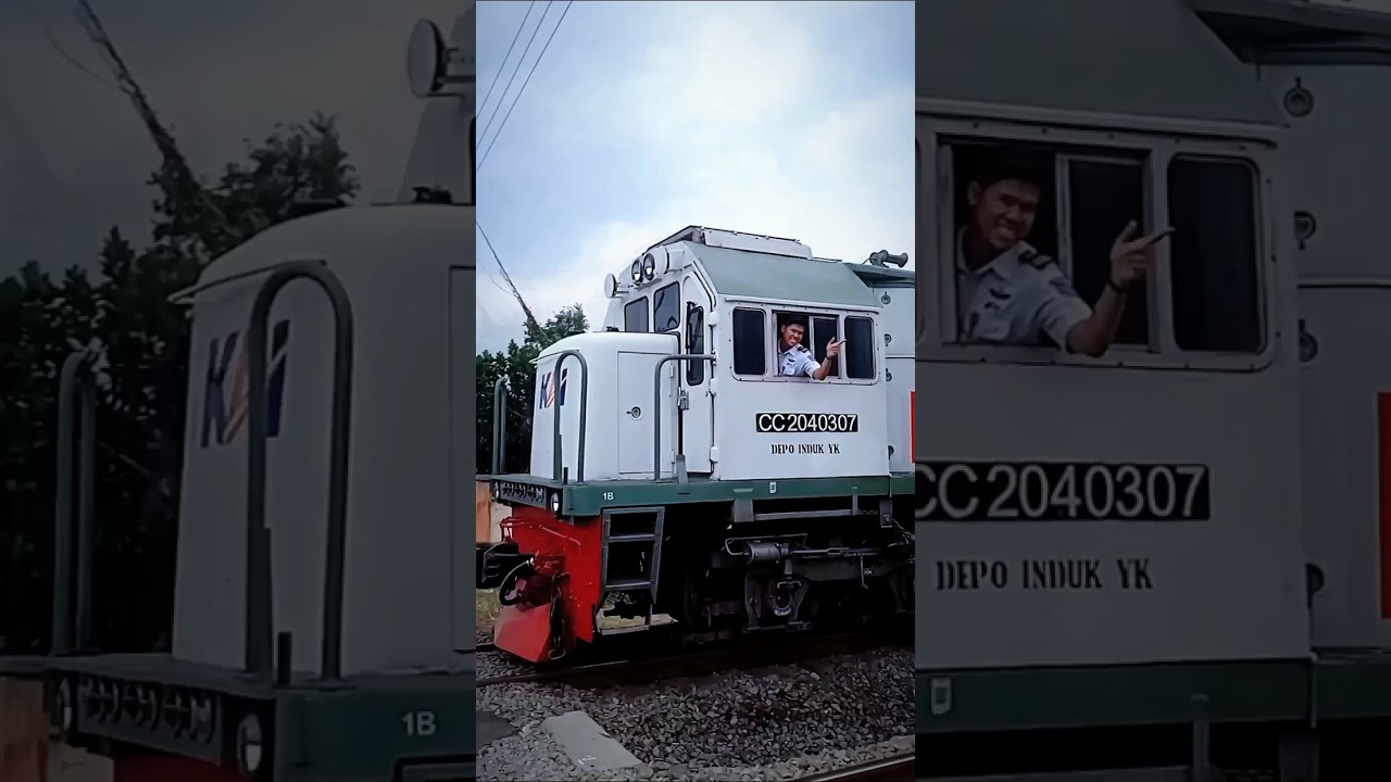 bersama Artis Crew YK #keretaapi #masinis #lokomotif #keretaapiindonesia #masinisramah #shorts #kai