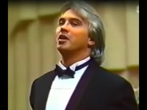 Amarilli, Mia Bella. G. Caccini (1602). Dmitri Hvorostovsky & Mikhail Arkadev. Krasnoyarsk, 1997.