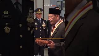 Download lagu Prabowo Beri Penghargaan untuk Habib Luthfi mp3