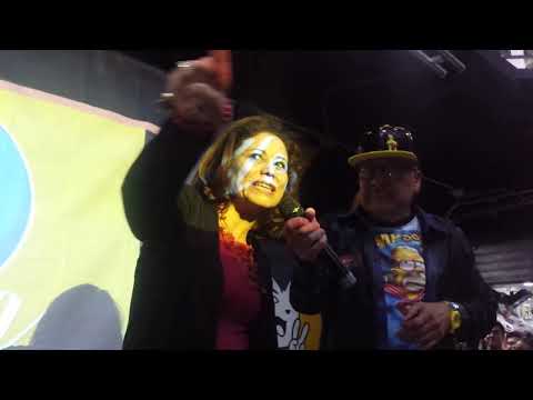 Presentación de Humberto Velez y Claudia Motta las voces de Homero y Bart "Julio 2018"