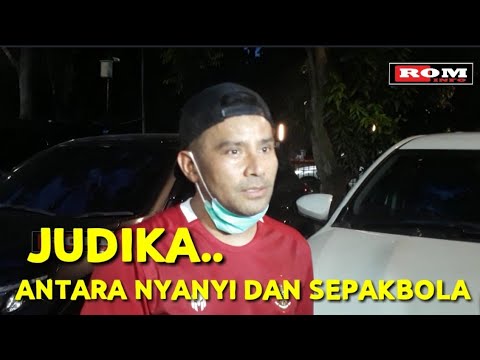 JUDIKA..ANTARA NYANYI DAN SEPAKBOLA