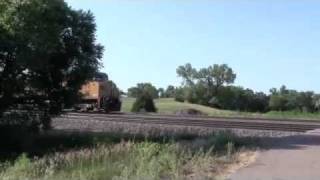 preview picture of video 'UP Eastbound coal train on Buttermilk Curve - July 2011'