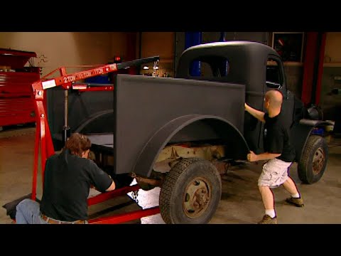 Bed Construction For Sergeant Rock - Trucks! S6, E22