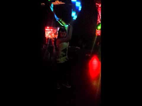 OneDubTv - Amazing dancing during Jah Shaka session @ UNOD Weekender 26.04.15