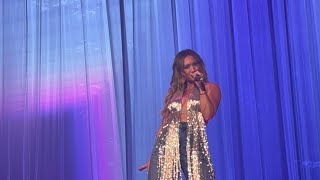 Hilary Duff - Sparks (live at Cardiff 8.9.26)