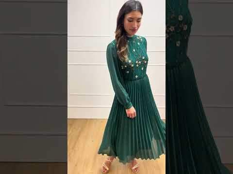 Green Embroidered Long Sleeve Pleated Midi Dress