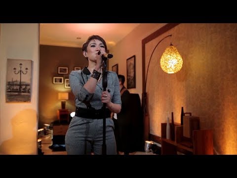 Melly Mono - Slow Down Baby (She Cover)(Live at Music Everywhere) **