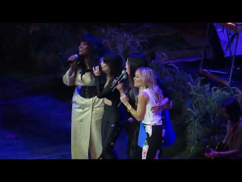 2022 12 02 Maren Morris - Crowded Table