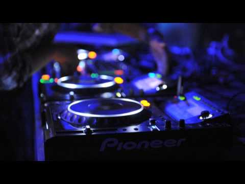 Avicii - Fade Into Darkness (Live in Orlando, FL)