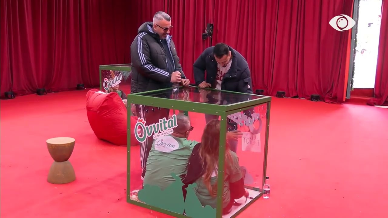 Mateo mundohet të vendosë letër tek kafazi i Juelës dhe Artanit, Rogerti dhe Miri ja marrin nga dora