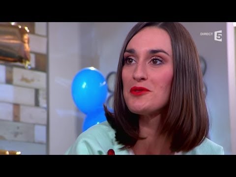 Joli moment entre Roschdy Zem et Yelle - C à vous - 29/09/2014
