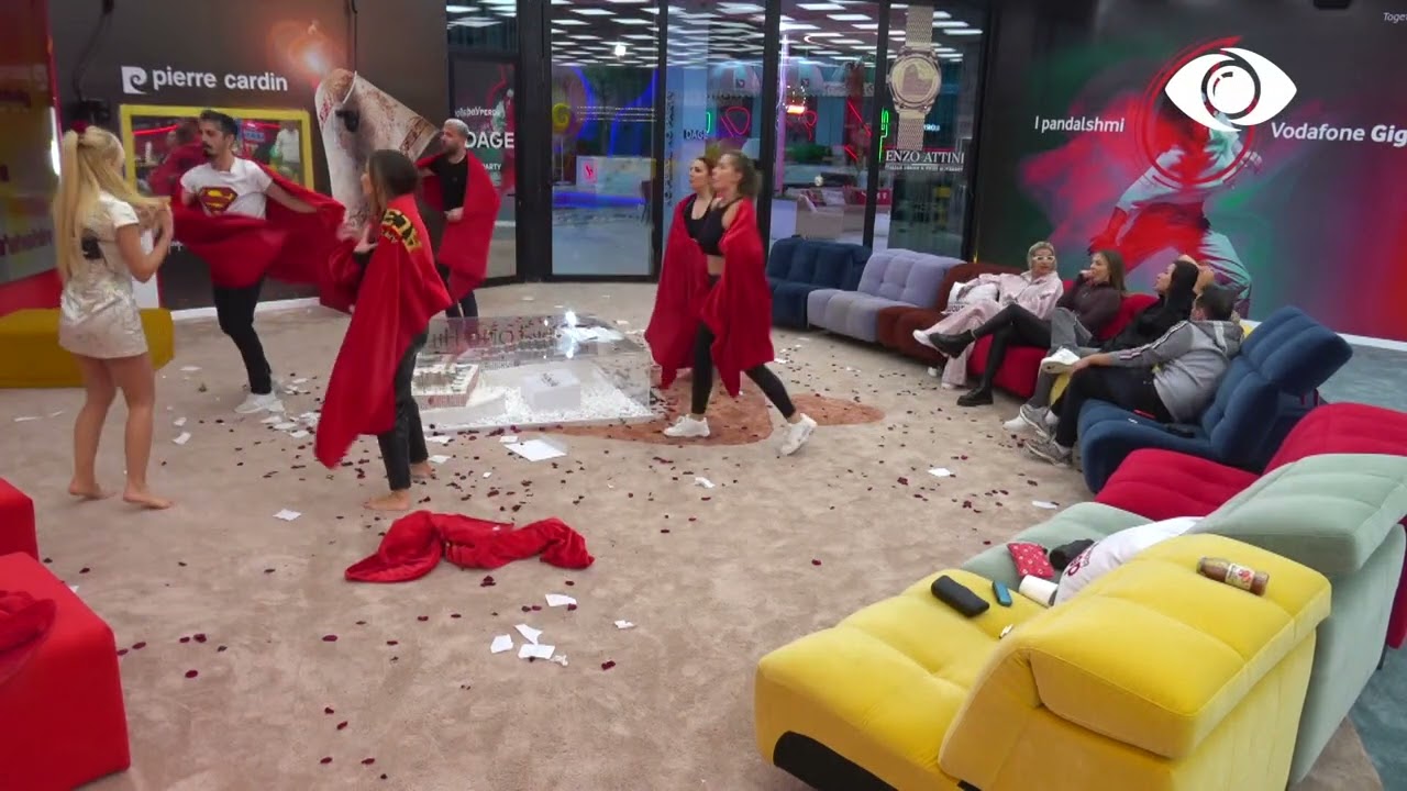 Karaoke Night/ Super atmosferë nga grupi i Kiarës