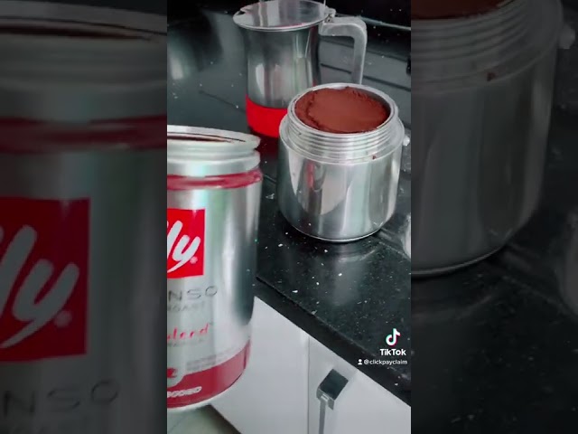Vídeo relacionado con illy, Café en Grano Molido INTENSO, 100% Arábica con Notas de Cacao y Frutos Secos, Sabor Decidido y Intenso, 1 Lata de 500g
