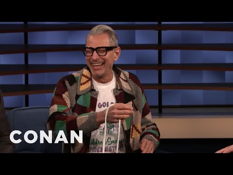 ジェフ・ゴールドブラムがロープマジックを披露 - CONAN on TBS (Jeff Goldblum Does Rope Magic Tricks - CONAN on TBS)