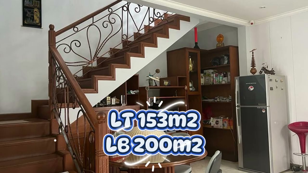 Luxury House, Strategic Location in Villa Pamulang, Price Below Market Value