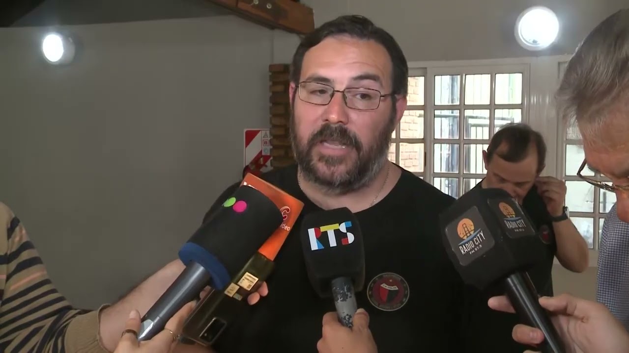 Restituyeron la Copa de la mítica victoria de Colón ante el Santos de Pelé