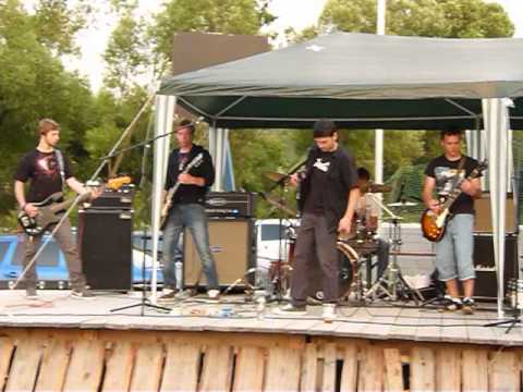 MedziNami - Doba Blazniva (Chlebnice 2013)