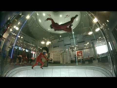 Indoor skydiving: belly flying superpositioning practice and learning docks (Nell 006)