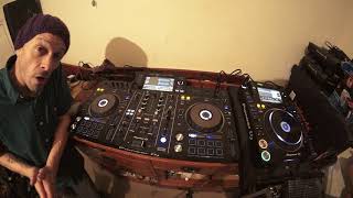 Video thumbnail for PIONEER XDJ-RX2 IS NOT VERY GOOD DJ by ellaskins