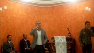 EDERSON E DANIEL CANTANDO MUSICA DEUS JA FEZ PRIMEIRO