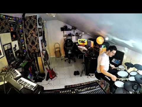 Massimo Santucci Sunday Session. Studio Jamsession with Drums, Bass and Synth's.