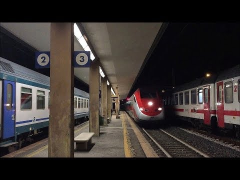 Una SPETTACOLARE PRECEDENZA @FANO tra l' INTERCITY 613 con E402A.044 & il FRECCIAROSSA 9811!