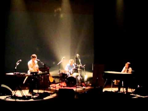 Arnaud Fleurent-Didier : Mémé 68  ( Maison du Savoir. 2011 )