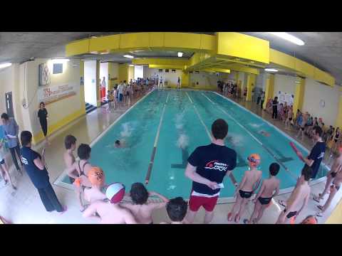 Un Angelo in Piscina