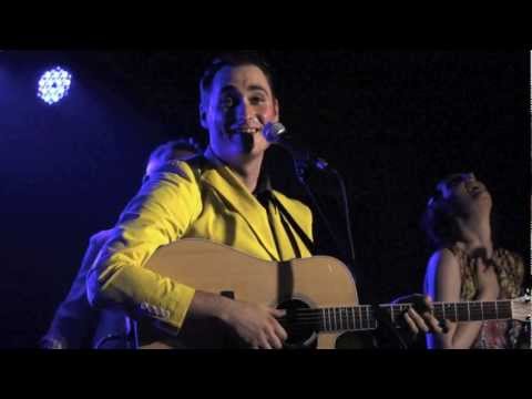 The Musgraves - The Way You Make Me Want You - Picture Video