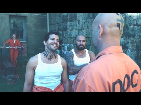 Wyśmiewali nowego więźnia, nie zdając sobie sprawy, że jest on najniebezpieczniejszym byłym bokse...