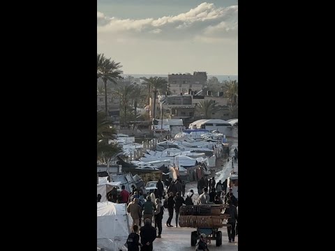 Israeli airstrike hits a displacement camp in Gaza