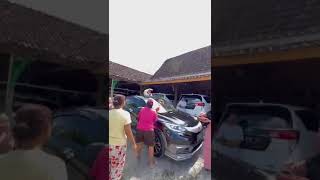 Download lagu Yesa Oktavia dgn mobil barunya,hasil kerja sendiri. mp3