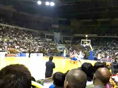 Razzle Dazzle on the Court: Jason Castro's Reverse Lay-up