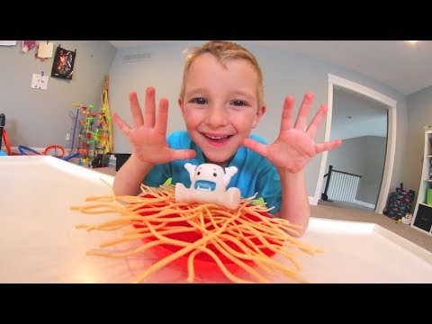FATHER SON PLAY YETI SPAGHETTI! / Don't Fall!
