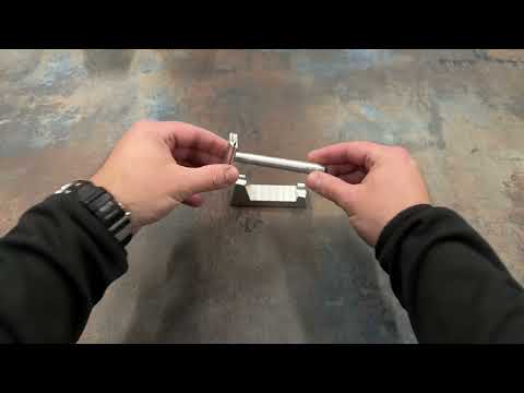 Unboxing the Henson Shaving Razor Stand