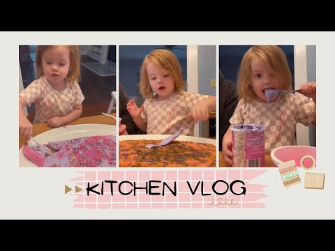 kitchen widh charlie 😂