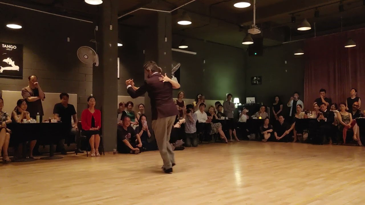 Video thumbnail for Dana Zampieri & Luciano Paulino