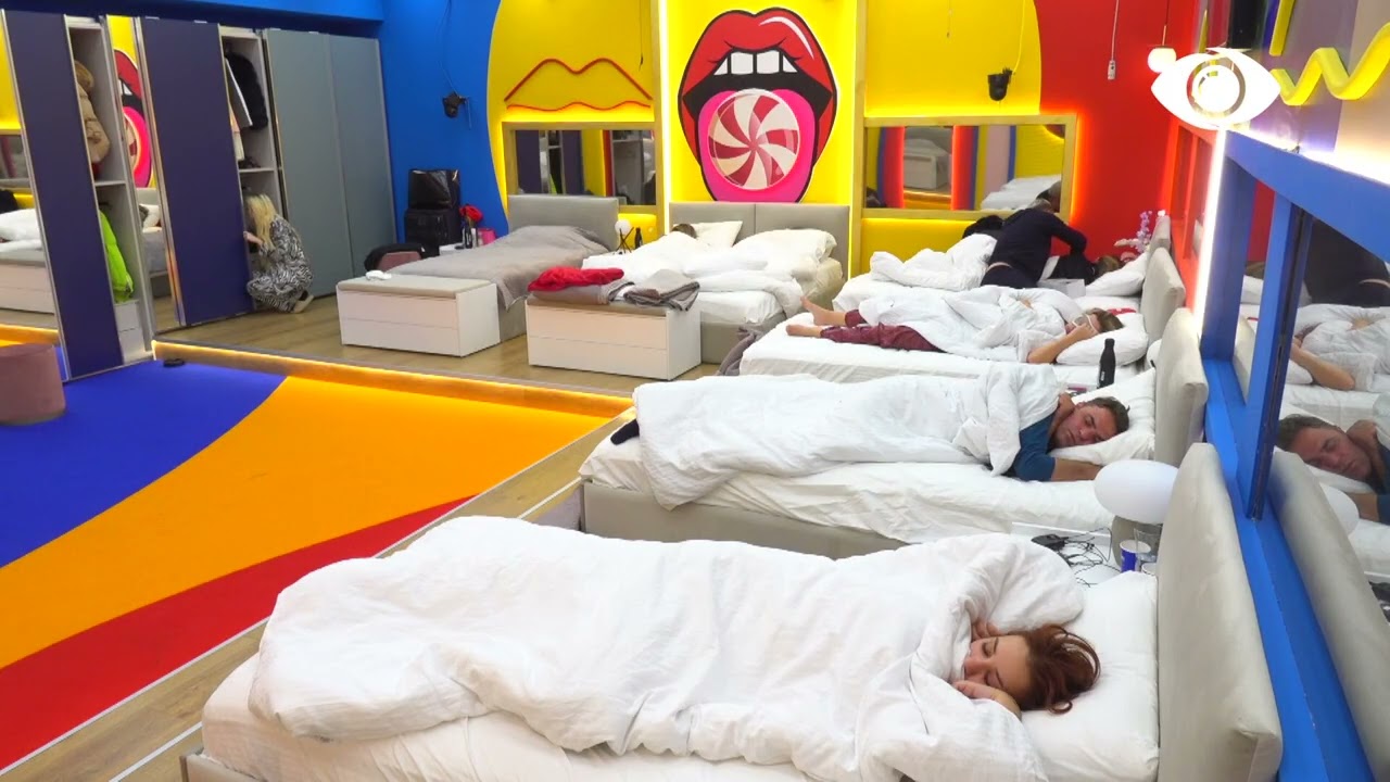 Kiara zgjohet dhe përqafon Luizin