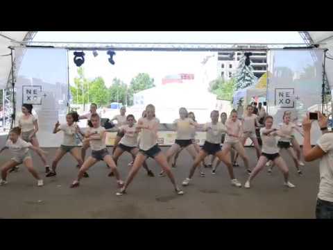 Sis n Bro -Control Shot/Miley Cyrus – Pretty Girls (feat. Nicki Minaj & Iggy Azalea)