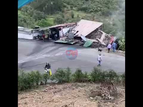 Tragedia en Paz de Río: dos menores fallecen tras volcamiento de tractomula.