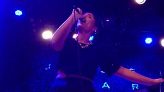 Jessie Ware - Taking In Water (Live at Bowery Ballroom)
