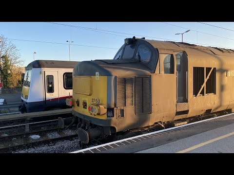 RHTT at Clacton - 37611 & 37069