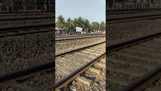 preview picture of video 'Guwahati Howrah Saraighat Super fast express blasting Basugaon station'