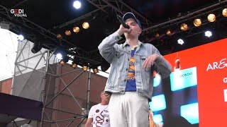 Modena, fans scatenate per il rapper Biondo a Grandemilia