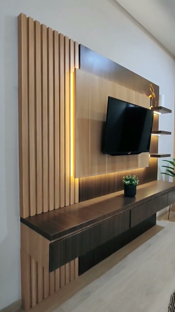 Jadikan ruang tamu kamu lebih stylish dengan 5 desain backdrop TV yang kece ini! ✨🏡