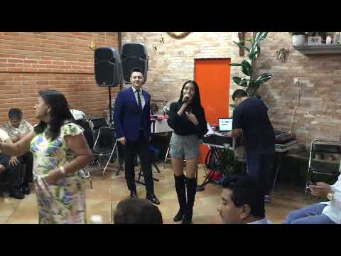 Andy Rey interpreta:  “Corazón de acero”