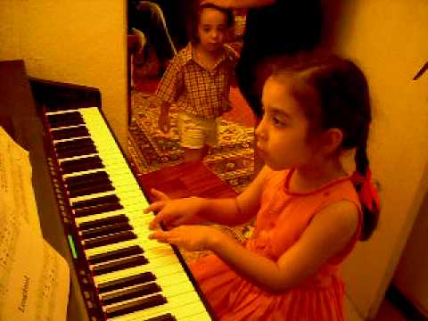 Iulia & Octavian Stoicescu - Mel melc (la pian)