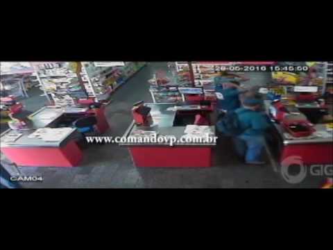 Bandidos armados causam terror em supermercado