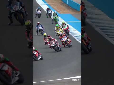 BRAKES LATE, MOVES ON POINT! 🎯 | 2026 #SpanishWorldSBK 🇪🇸